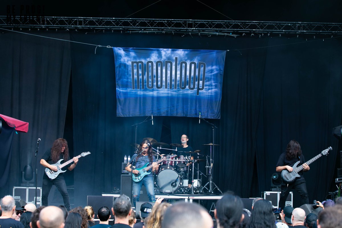 BeProgFestival's tweet image. Empezamos la jornada con Moonloop, un arranque lleno de atmósferas que despiertan la imaginación.

::

We’re kicking off the day with Moonloop, a start full of atmospheres that awaken the imagination.