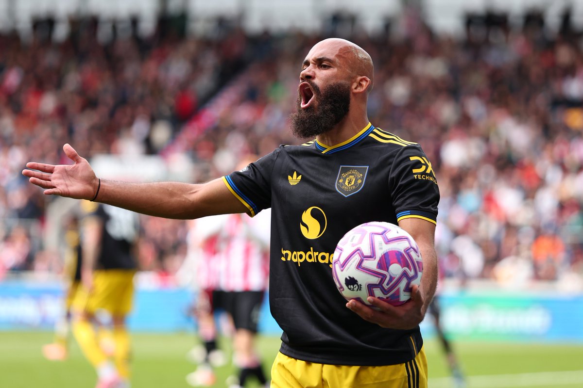 Manchester United FR tweet media