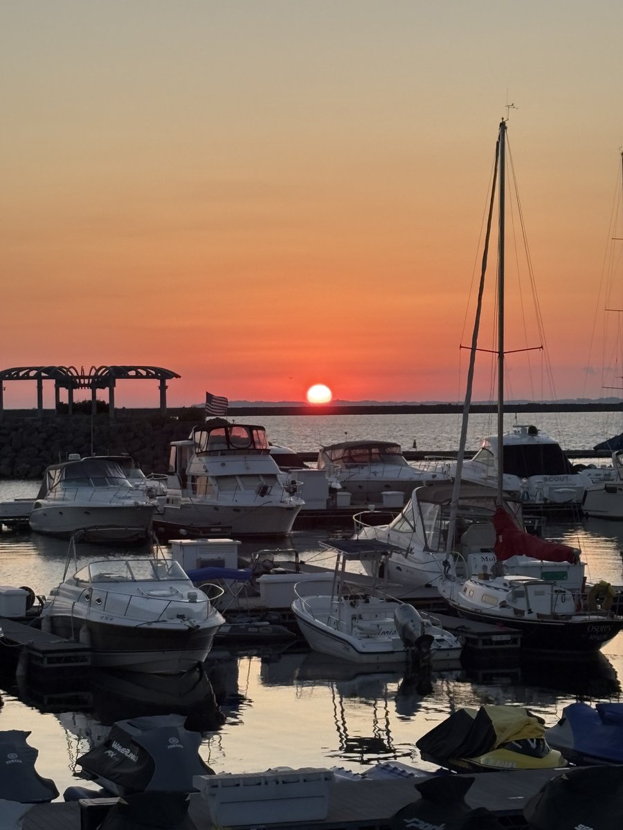 Charlie's Boat Yard tweet media