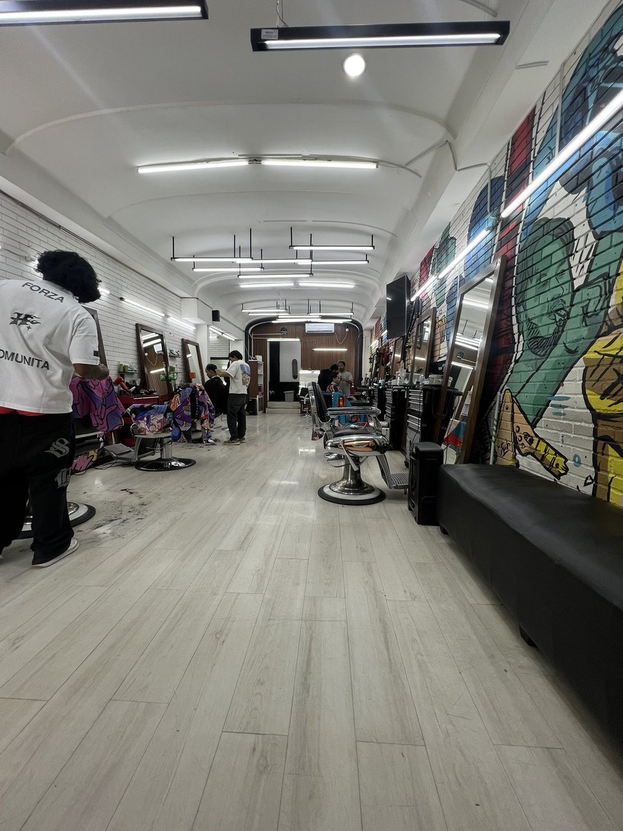 ramenow's tweet image. New hair, who dis?

Obsessed with this precise cut from Hairnerds Studio Kebayoran. They nailed it!💈💇

#BarberLife #NewHaircut #MensStyle #HairnerdsStudio #Kebayoran #HairnerdsStudioKebayoran #CleanFade