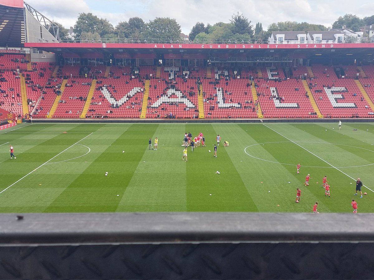 Teams are warming up <a href="/CAFCofficial/">Charlton Athletic FC</a> v <a href="/Rovers/">Blackburn Rovers</a> 3.00pm kick off