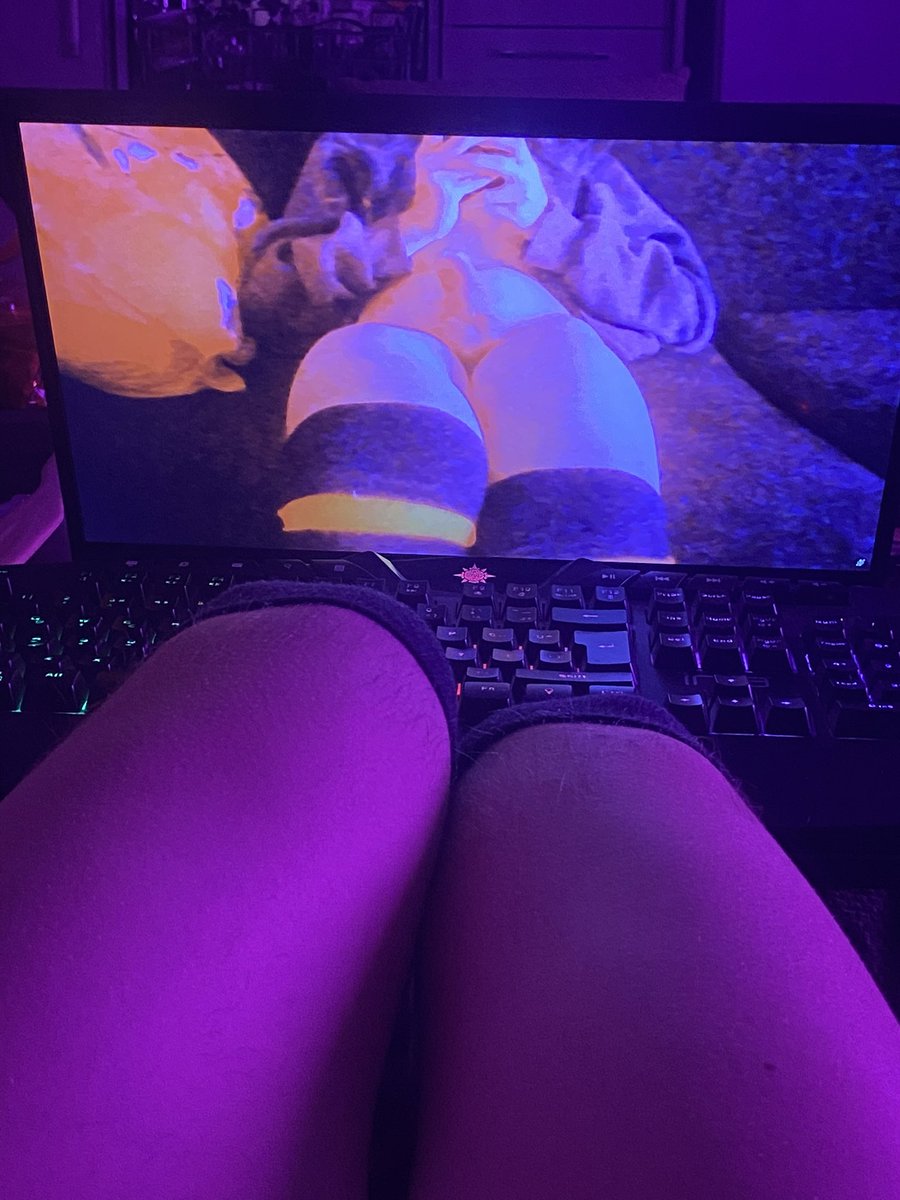 WebbySlutttt's tweet image. Am I pretty?~ be honest you faggy~

#findom #finsub #techdom #femboy #throne #feminization