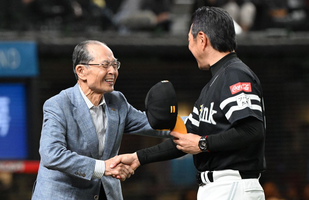 王貞治監督　選手支給品　ミズノプロ　ソフトバンクホークス　Vジャン 王貞治監督 選手支給品 ミズノプロ ソフトバンクホークス V