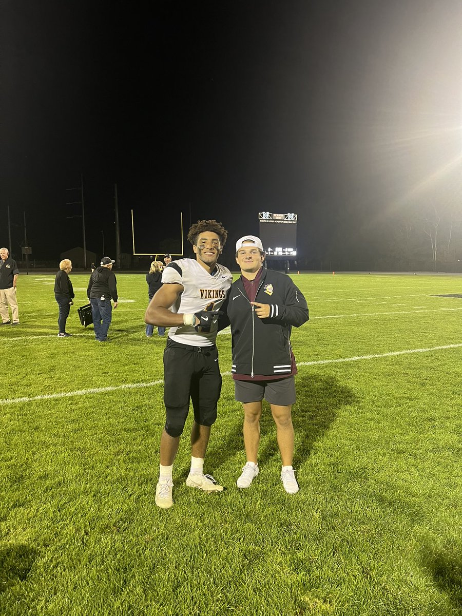 It was really nice to see Coach <a href="/CadenHyink/">Caden Hyink</a> at my game yesterday. Thank you for coming out Coach! <a href="/CalvinKnightsFB/">Calvin Knights Football</a>