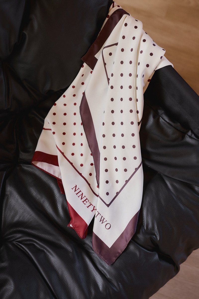 Tie your story with the NINETYTWO Headscarf.
A small piece, endless styles — from casual days to statement looks✨

2 shades of warmth to love every day🧣🤍
An essential you won’t want to miss.

#NINETYTWO #92GentleDays #GentleDaysCollection