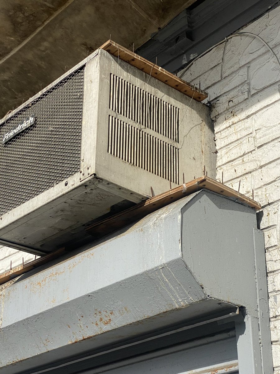 Nuevo metodo antirrobo de aire 😂😂😂 una tabla con tornillos 😎😎