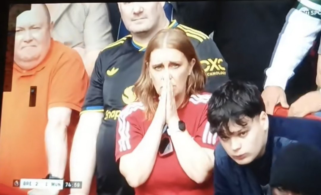 mochwingga's tweet photo. @TouchlineX Being a Man Utd fan is just free therapy sessions with extra tears. 💔 #MUFC https://t.co/GXbuVb1h8D