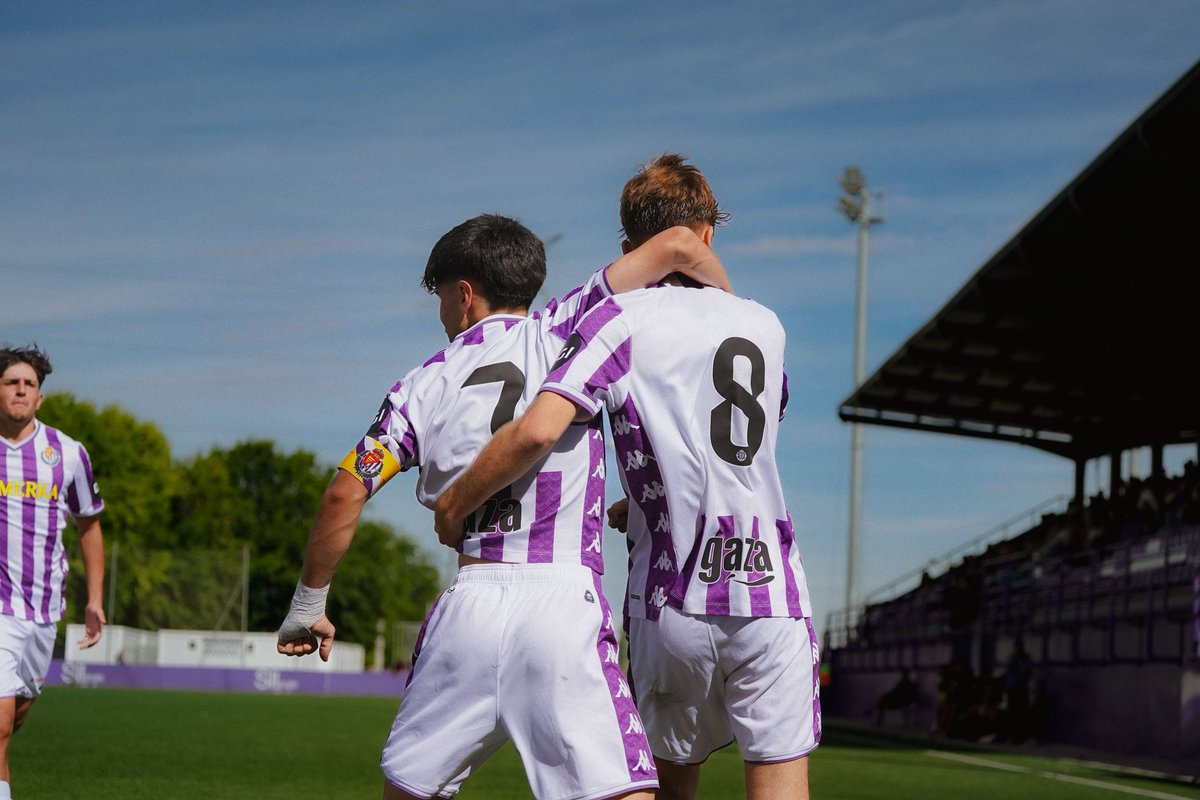 Hugo Calvo 🤜🏻⚽️🤛🏻 Sergio Esteban

#pucela #RVJuvenilA
