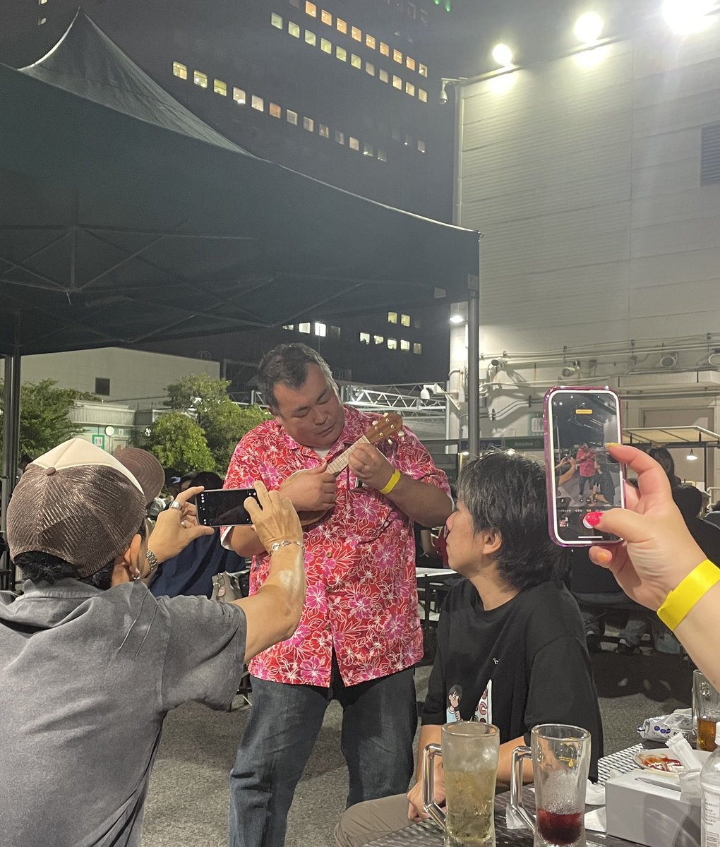 夏の終わりのビアガーデン🍻
風も心地よく、ワイキキビーチにいる気分になりました😆💕