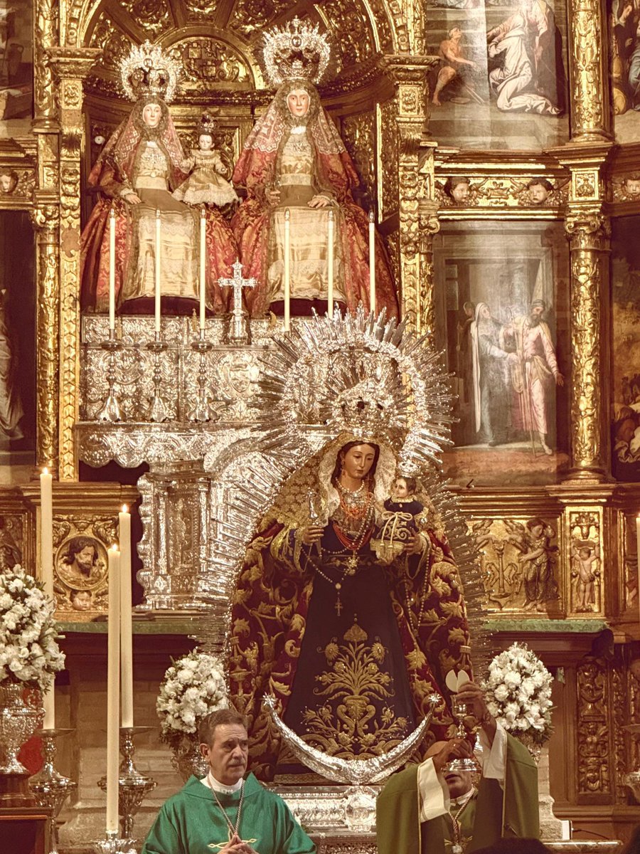 📿 Hoy celebramos el tercer día del Triduo en honor a Madre de Dios del Rosario.
🕯️ 20:15 h.
📍 Real Parroquia de Santa Ana (Triana)

Unámonos en oración y devoción. 🙏✨

#Triduo #MadreDeDiosDelRosario #Triana