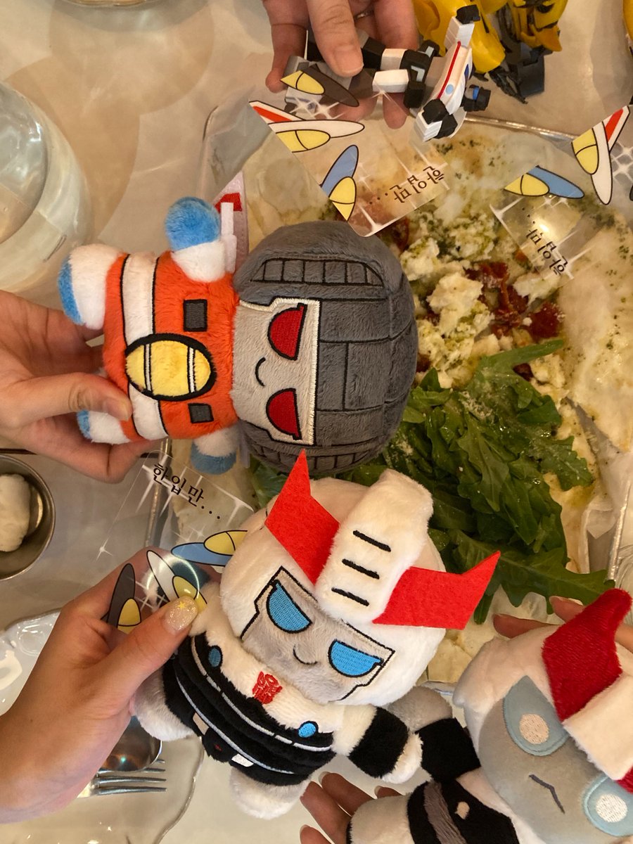 💬 2025 트랜스포머ONE 1주년 응원상영 주최 후기입니다. 다른 두 분이 따로 포스타입 계정을 가지고 있지 않아, 세 명의 후기를 묶어서 올립니다. 응원상영에 참여해주신 모든 분들께 다시 한 번 감사드립니다💙
#아이아콘_광산노동자_해방응원단

posty.pe/mobl0t