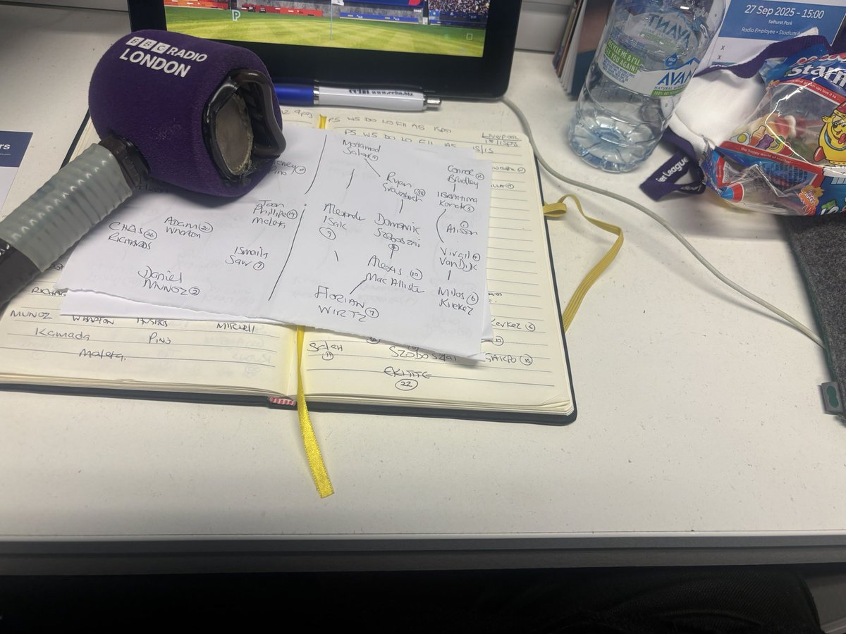 pmorts's tweet image. Players out enjoying the sun. Great game ahead. @CPFC v @LFC from 3pm. Myself and @NickGodwinsport on comms on @BBCLondonSport