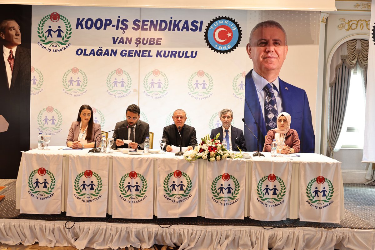 📍Van Şubemizin 4. Olağan Genel Kurulu’na katılarak Koop-İş ailesinin güçlü dayanışma ruhunu bir kez daha hissetmek, benim için büyük bir gururdu.

🔹️Genel kurulun açılışında gerçekleştirdiğim konuşmamda; Kamu Çerçeve Protokolü sürecinde masada da alanda da kararlı durduğumuzu