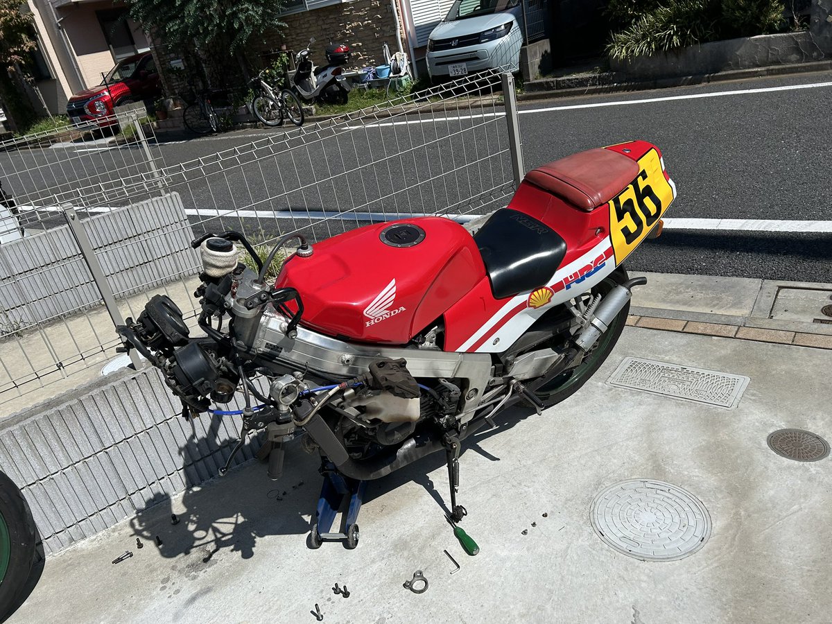 Iron_Dharma's tweet photo. 涼しくなってきたし
久しぶりにバイクを弄った
フロントフォークのオーバーホール完了!
#nsr250 #2cycle #DIY https://t.co/0VZE5Wt9ch