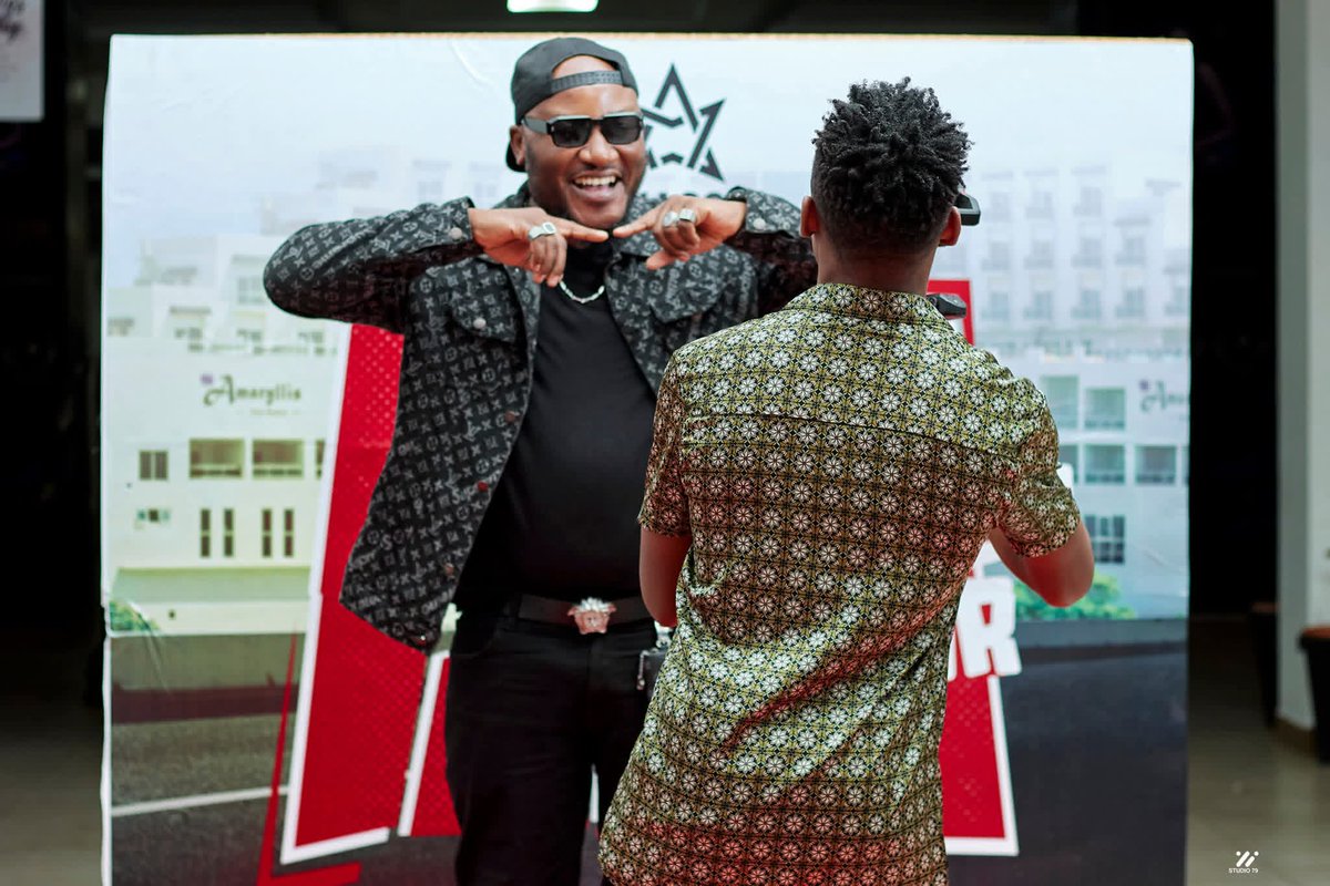 Phyzix turned up in style at the Maso Awards Tour and we were excited to invite him as our panelist on the discussion on how our art can compete on the global stage.

NEXT STOP ZOMBA🚘

📸Studio79
#RoadToBICC
#13thDecember