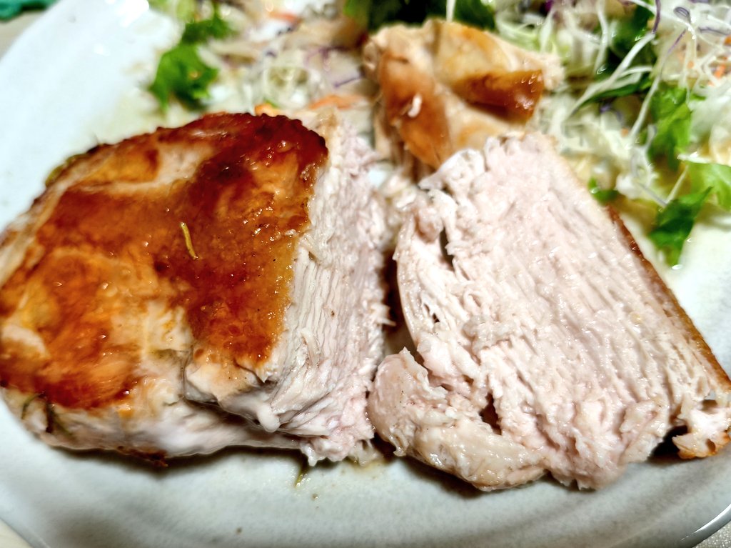 イズミヤさんで鶏むね肉買って焼いてみた

めちゃくちゃ分厚いのにパサつかずフワフワで完璧です