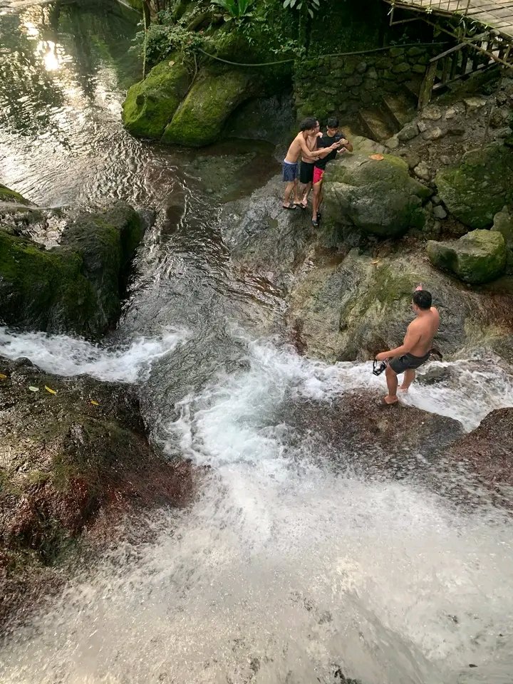 j_jhon2345's tweet photo. kanang naka black ug short nga naligo ganiha sa BOLYOK waterfalls lubilan kng naa man galing ka diri pm lng ayaw ka ulaw ππ
#cdo
#cdoalter
#naawan
#elsalvador https://t.co/PAhwBkJwZZ