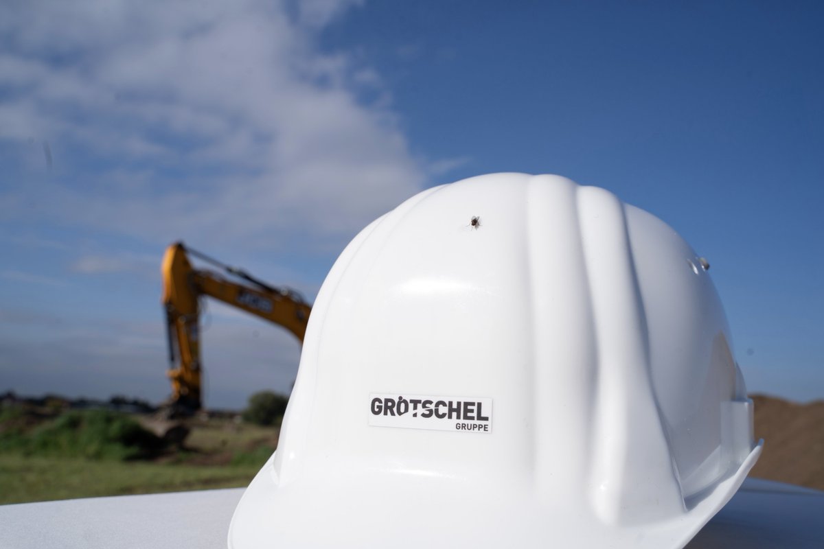 MPKretschmer's tweet image. #Handwerk, #Hightech &amp;amp; hochspezialisierter #Maschinenbau - das ist das Erfolgsrezept für die Wirtschaft in #Sachsen. Der Bernsdorfer Stahl- &amp;amp; Anlagenbauer Grötschel lebt dieses Motto. Mit dem Spatenstich für die „iFabrik – Zukunftsschmiede Lausitz“ entsteht eine digital vernetzte…