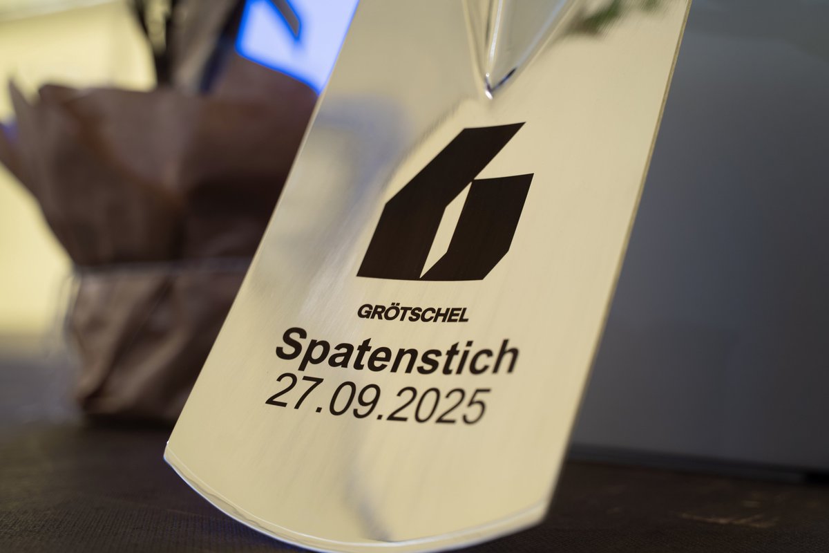 MPKretschmer's tweet image. #Handwerk, #Hightech &amp;amp; hochspezialisierter #Maschinenbau - das ist das Erfolgsrezept für die Wirtschaft in #Sachsen. Der Bernsdorfer Stahl- &amp;amp; Anlagenbauer Grötschel lebt dieses Motto. Mit dem Spatenstich für die „iFabrik – Zukunftsschmiede Lausitz“ entsteht eine digital vernetzte…