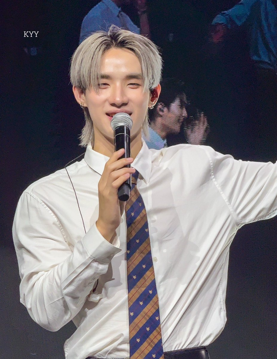 offgunners's tweet image. วันนี้เก่งมากน้าา @hongshihoshi03 🫳🏼 thank u for tonight~ until we meet again (soon) 🫀

#hongshihoshi 
#LYKNTOURxMANILA