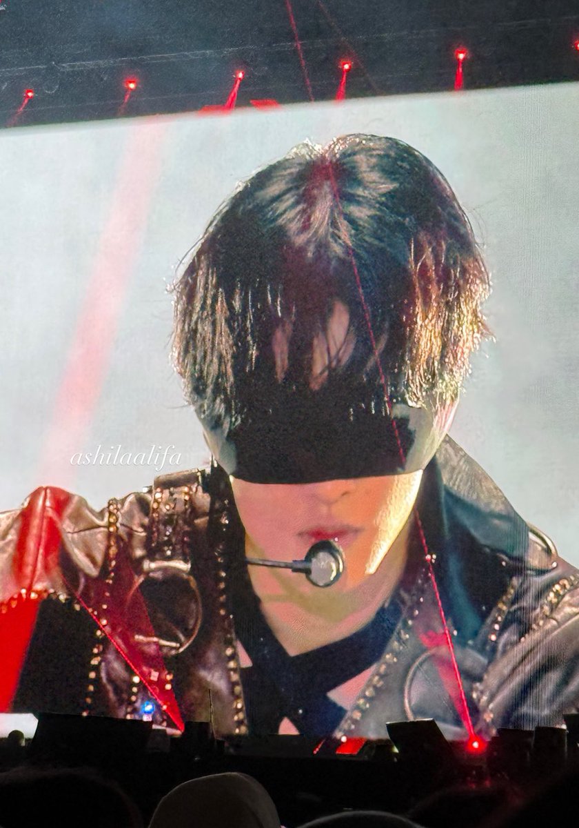 LOOKSMKL's tweet image. woah