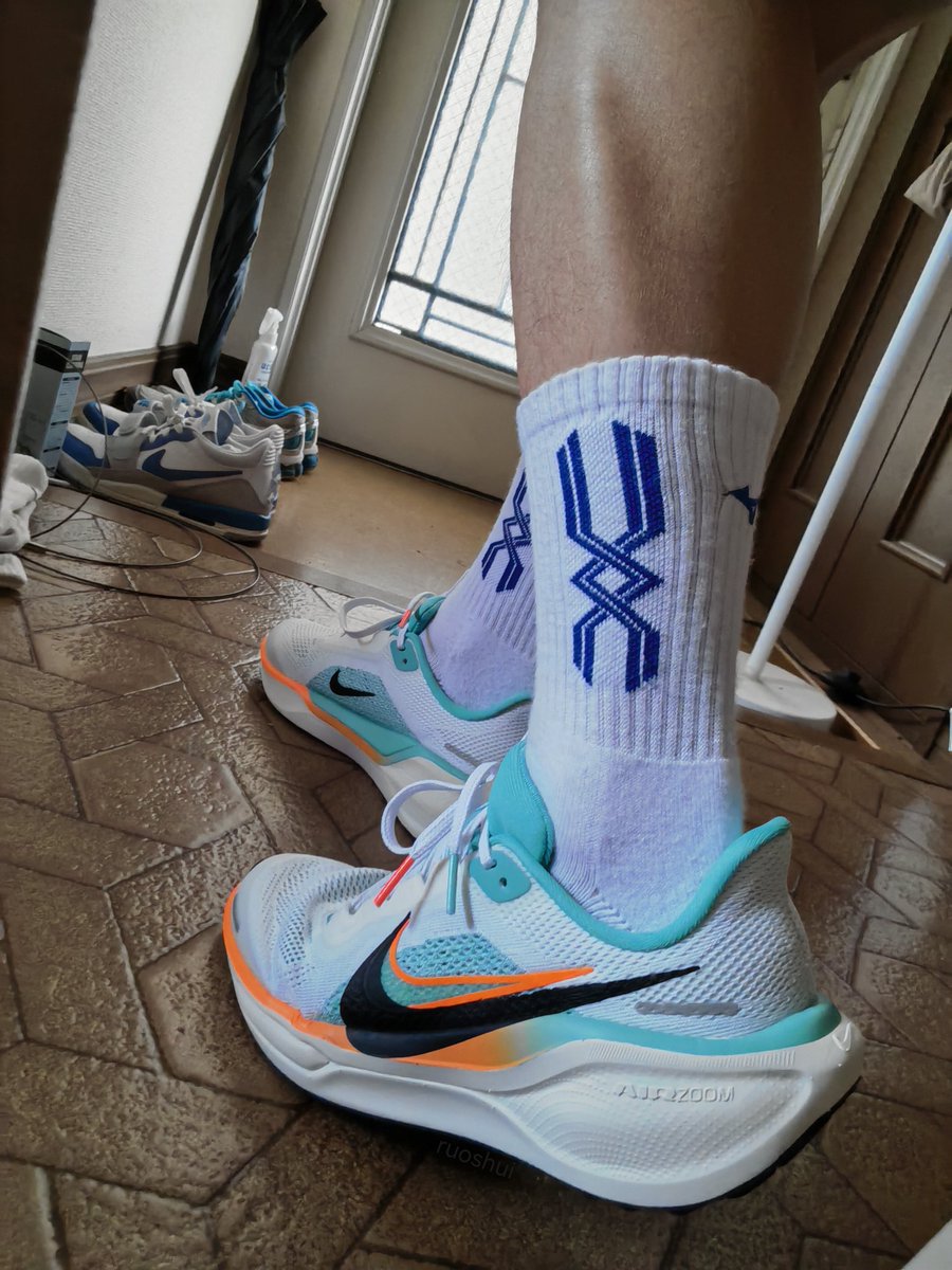 用原味臭袜穿新鞋出门玩一整天会怎么样呢😋