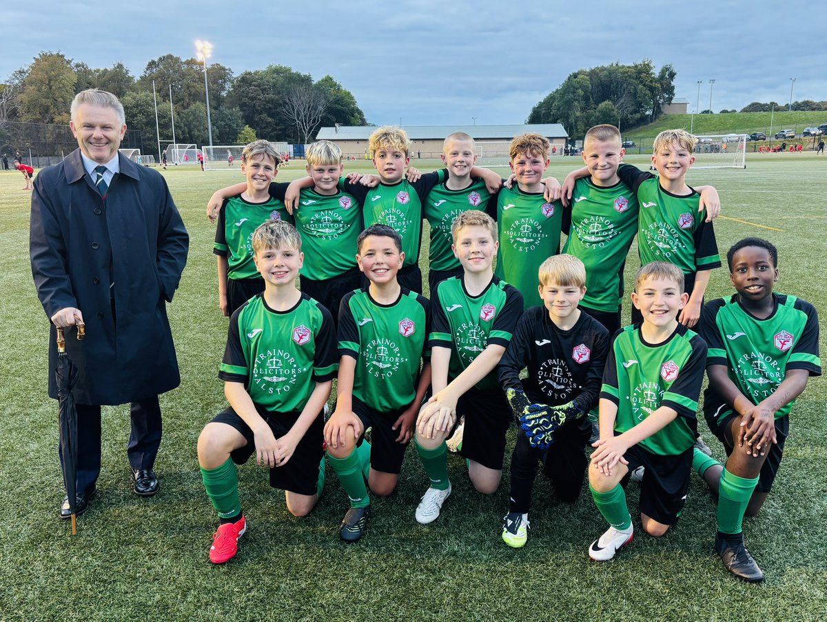 2014Yett's tweet photo. 💚 What a team 🖤 

The whites squad showed off their new away kits this week 🤩 Looking sharp lads!!

We would like to say a massive thank you to Trainer Alston Solicitors, Coatbridge, for the sponsorship 🙌🏼⚽️ https://t.co/AKVaCyntaj