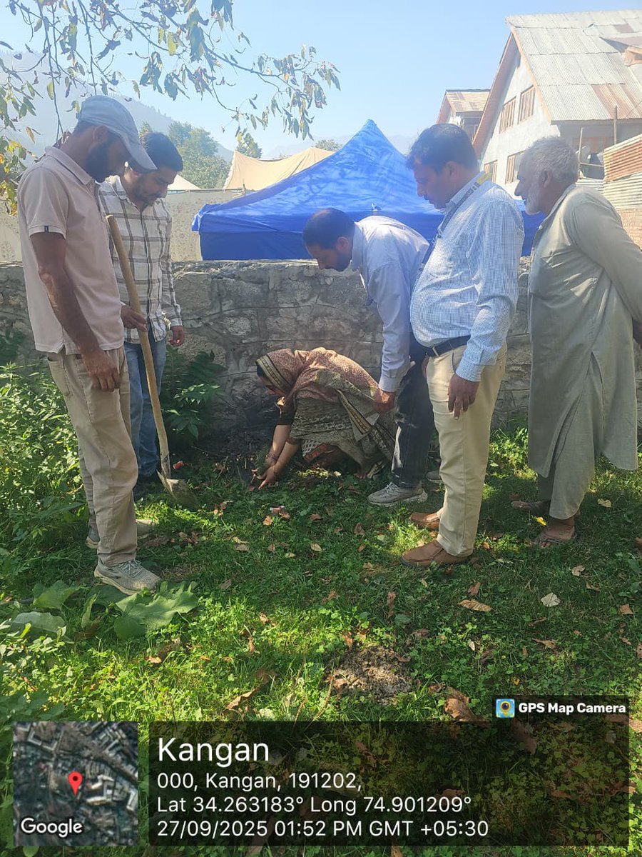 alcgbl's tweet photo. The Assistant Labour Commissioner, Ganderbal led worksite inspections and an on-spot enrollment drive for unorganized workers in Kangan.  A plantation drive and health checkups  were also organized to promote eco-awareness &amp; worker well-being under #SewaParv. #LabourWelfare https://t.co/EoC5w2lcUF