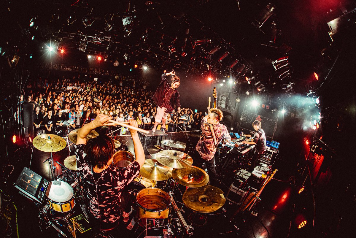 🌻◈🌻◈🌻◈🌻◈🌻◈🌻

2025.9.27 大阪公演
Thank you SOLD OUT !!
ONEMAN TOUR「残夏の怪物」

SOULD OUTありがとうございます‼️
とてもアツいライブでした🔥🔥🔥

photos : <a href="/musicmagic3923/">ゆうと。</a> 

#TOOBOE 
#残夏の怪物

🌻◈🌻◈🌻◈🌻◈🌻◈🌻