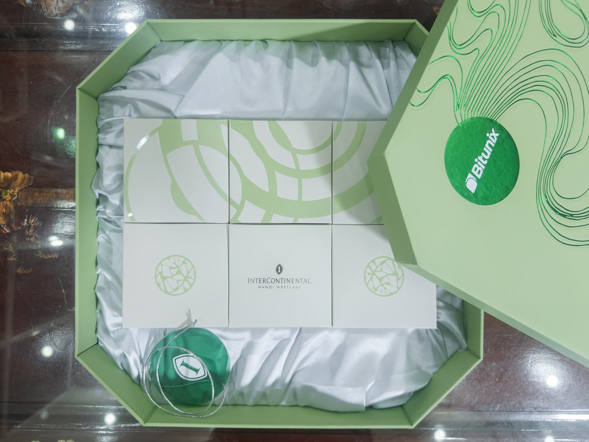 anh60a's tweet image. BÁNH TRUNG THU ĐẾN TỪ SÀN GIAO DỊCH XANH #BITUNIX
Nhận món quà đặc biệt từ #Bitunix chợt nhớ về những người anh em BD thân thiết đã đồng hành cùng mình trong hành trình #Crypto 8 năm qua. Câu chuyện năm nào bạn BD cùng những người anh em luôn thầm lặng gửi…