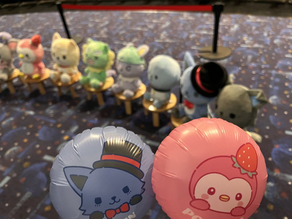 mirai_jo1jam's tweet photo. ジェオチャムの一気観上映会‼︎
フォトスポットたくさんあってかわいかった‼︎
席は最前の真ん中らへんで観ずらかった😂
#CHUMILY 
#JOCHUMテレビアニメ https://t.co/TnvQBin6fz