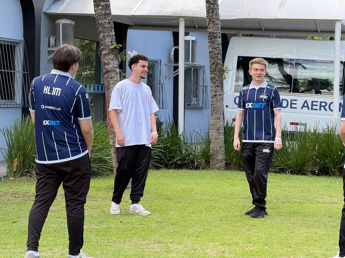 Primeiro dia da FERJEE Rush incia em breve!

📷 <a href="/johnzer44/">johnzer44</a>