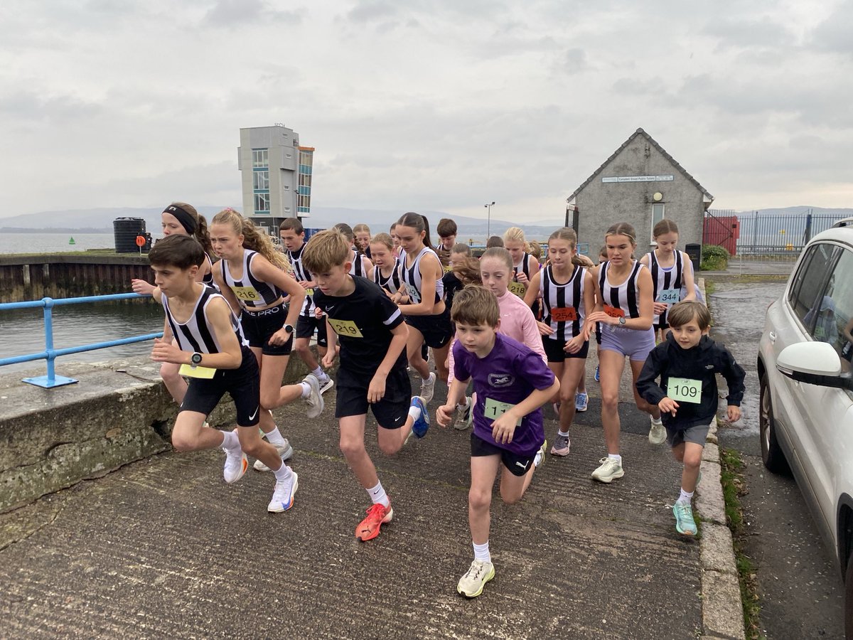 inverclyde_ac's tweet photo. Great Community Spirit as our Fit2Run group joined in the club race this morning despite the wind & rain #ZoomlikeaZebra #StrongandDetermined. Many Thanks to our volunteers⭐️ @ActiveSchoolsIC @SALDevelopment @greenocktele https://t.co/XohI4L786J