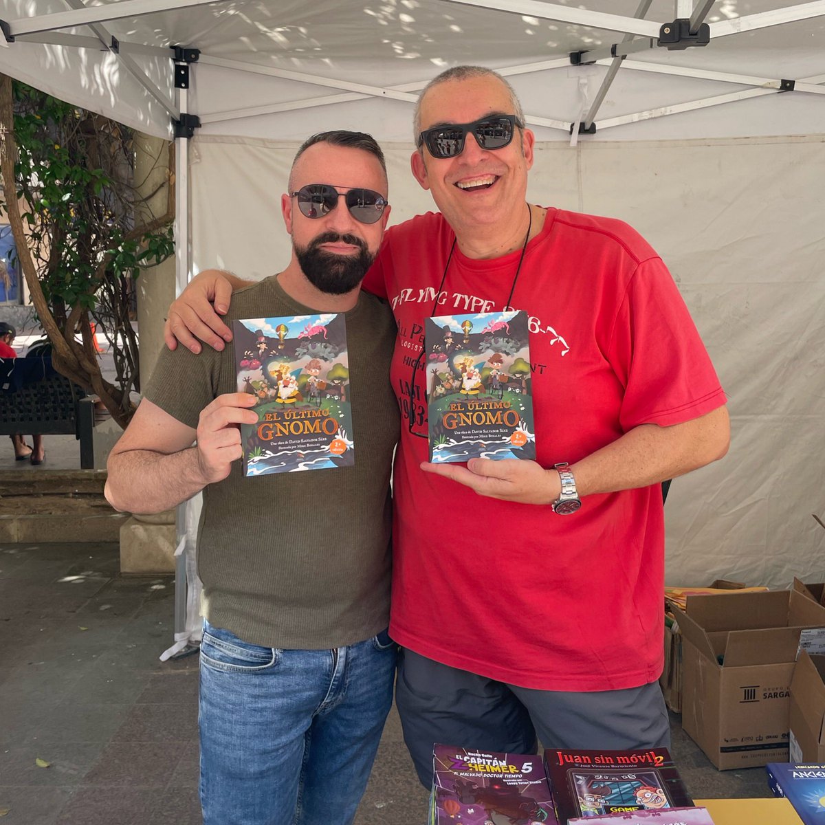 👉🏻En la feria del libro de Alzira (València) como parte de •Art al carrer•

✔️Gracias a todas las personas que han venido a verme y a los compañeros y compañeras de letras y editoriales.

👉🏻Próxima parada: 𝗠 𝗔 𝗗 𝗥 𝗜 𝗗.

#davidsalvadorsaéz #alzira #valencia #artalcarrer