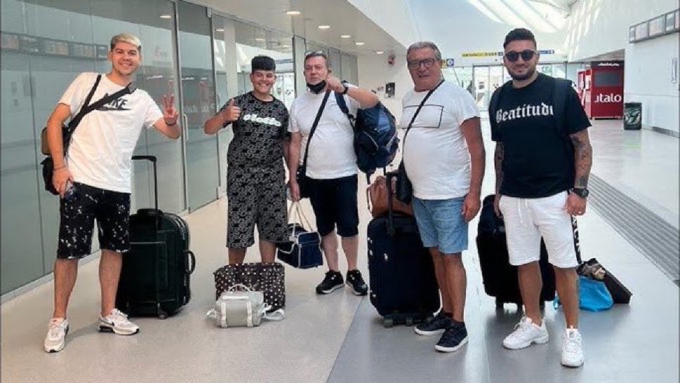 kvaramachia0's tweet image. La difesa del Napoli vs Milan