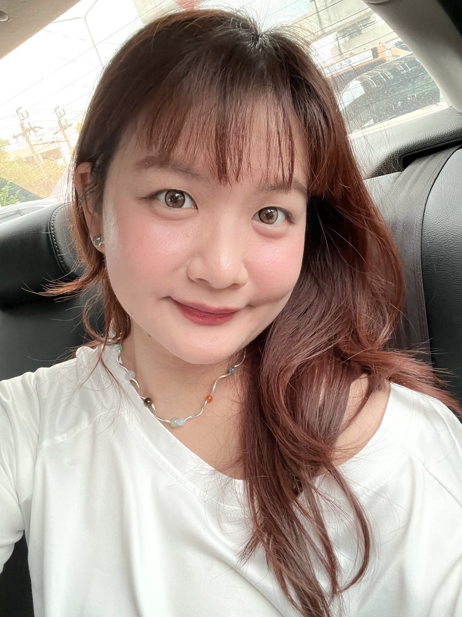 lalalin_linlin's tweet photo. ⭐️มาค่ะ!! ป้ายยา #คอนแทคเลนส์ Many Lens สี iDolly Pop Brown 🤎สีสวยเป็นน้ำตาลที่ถูกต้องมาก  ลายกำลังพอดี ละมุนตอนแรกคิดว่าจะไม่เข้ากับตัวเองพอใส่แล้วธรรมชาติกว่าที่คิดมากกก ใส่สบาย เลนส์นิ่มของแบรนด์นี้เลนส์สวยไม่เคยผิดหวังเลย🥹🫶🏻
#misslens #คอนเเทคเลนส์เกาหลี #O2airlens #sisselens