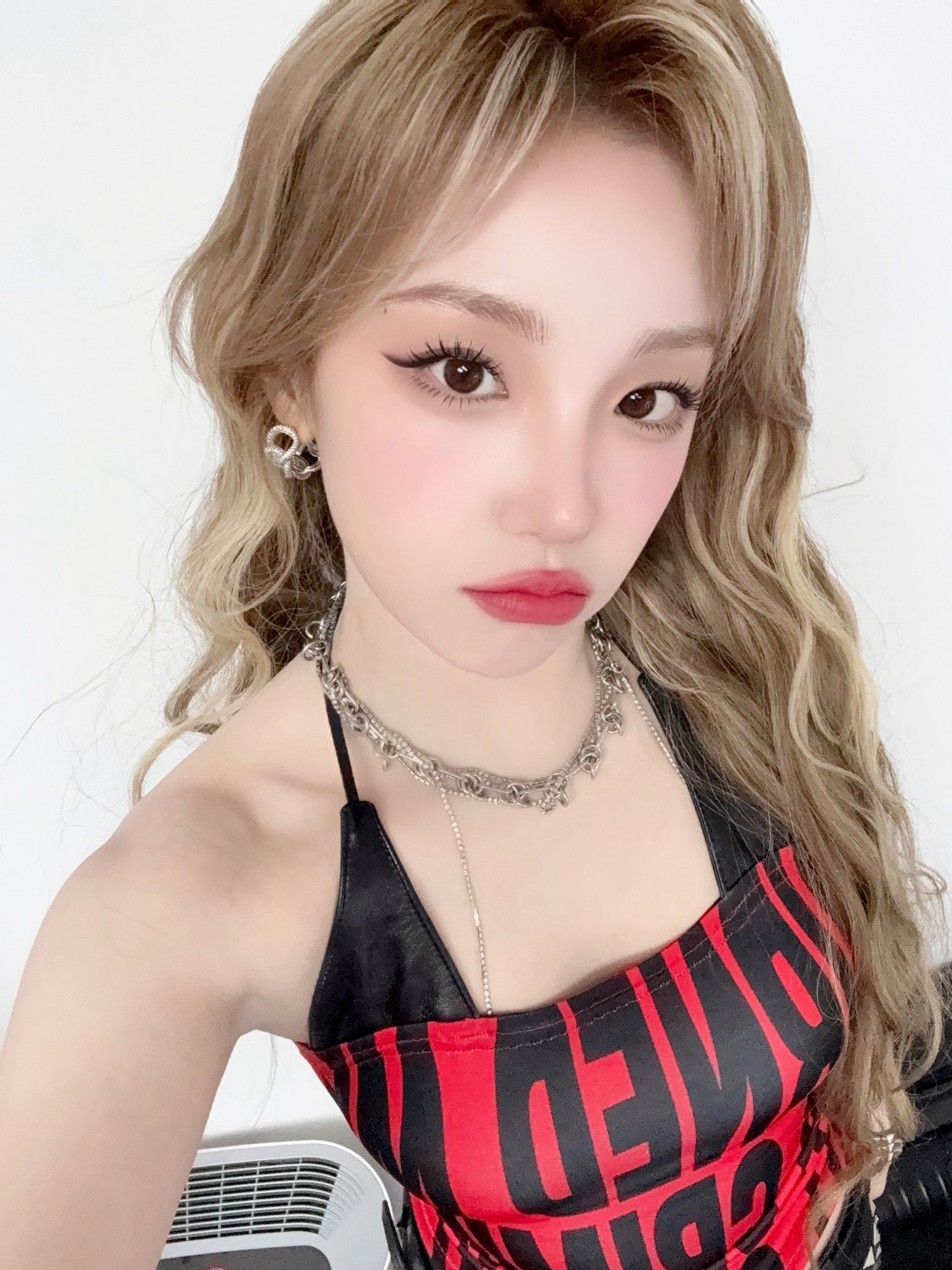 海外限定 XG × DIDU yueqiqi Ringer Tee 希少 XG×DIDU ENG Ringer Tee ホワイト - メルカリ