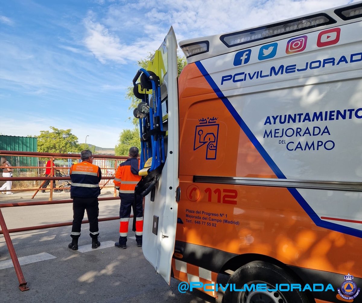 PCivilMejorada's tweet image. #VelillaDeSanAntonio en este fin de semana, comenzamos colaboración con los compañeros de @PCivilVelilla en los distintos eventos de sus #FiestasPatronales2025: conciertos, encierros… ayer concierto y apoyo sanitario. Hoy estaremos en encierros, conciertos y apoyo sanitario.