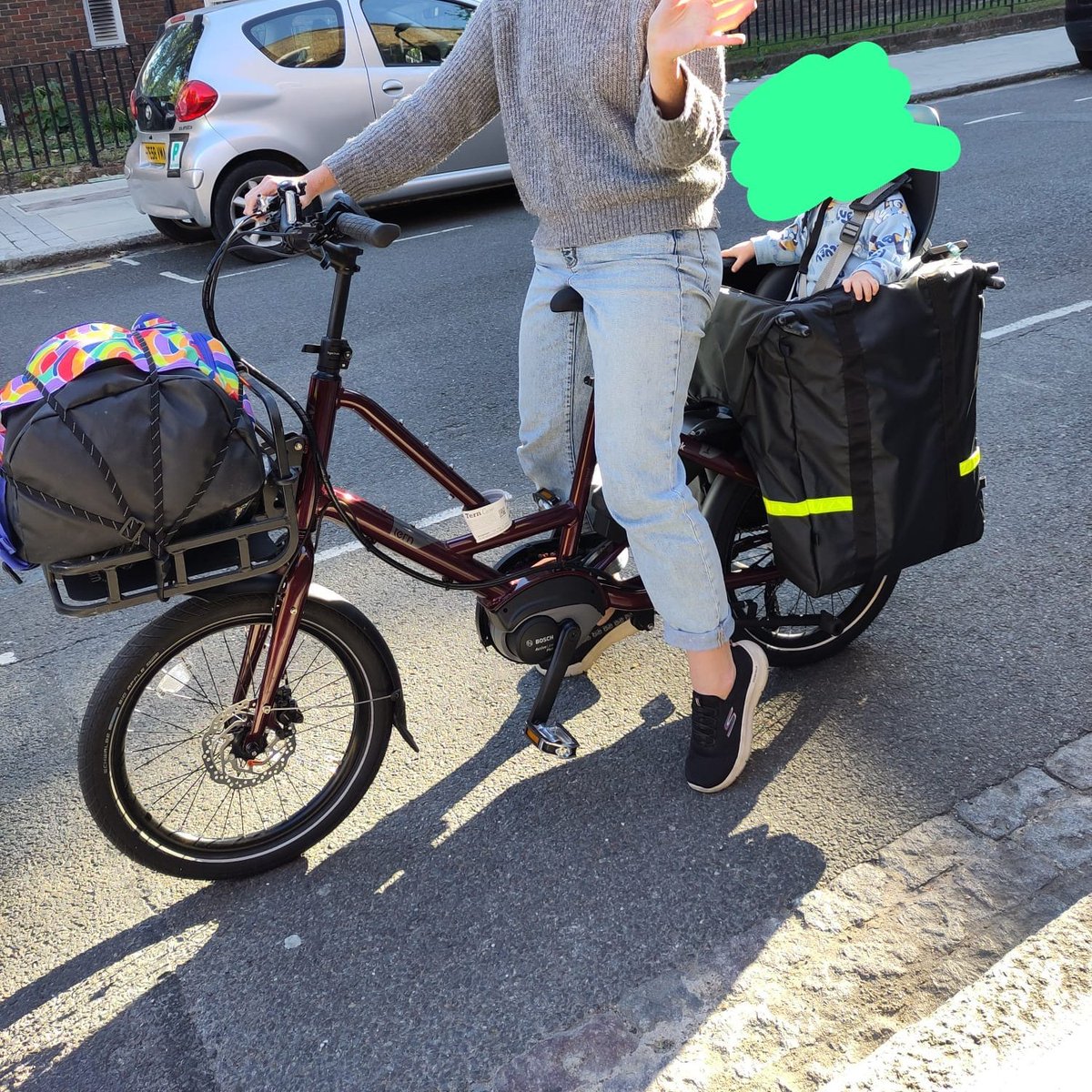 nobeefwithburg's tweet image. @StolenRide Tern Quick Haul D8 merlot colour stolen from my building's bike cage, Apple Tree Road, N17 6BT (West Green/Tottenham) at 4:31am on the 26th of Sept. It may still have Hiplock D1000 attached to bottom of frame. Literally owned it one night... Please help me find it.