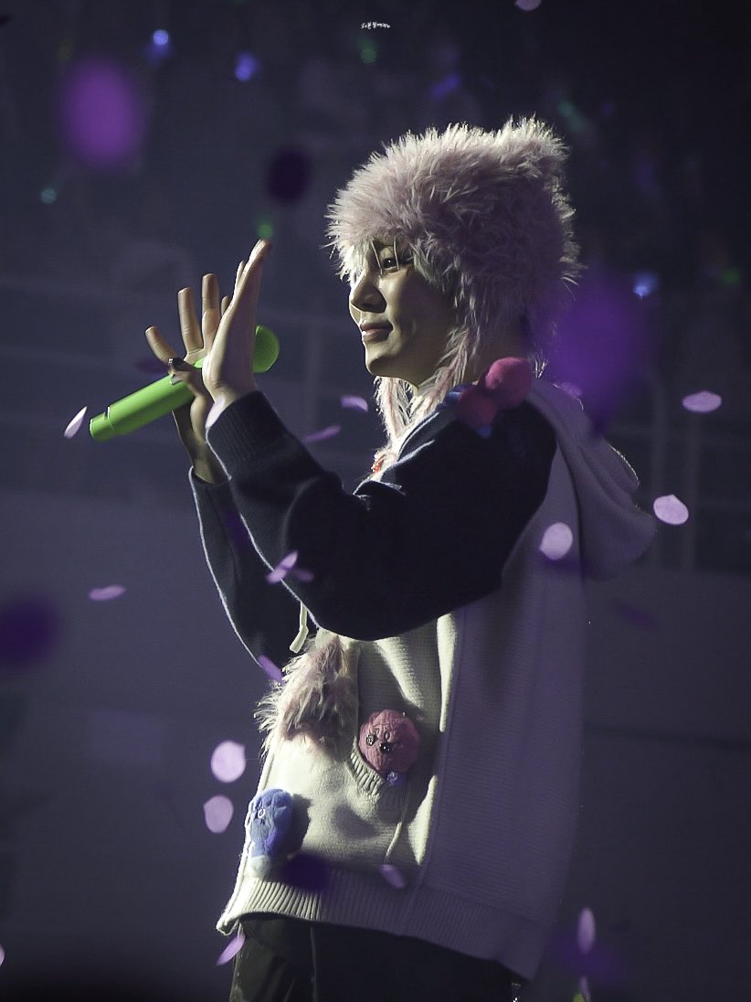 KEY_under_a_pot's tweet image. 250927 키랜드 중콘 기범이🪻

이 안에 있는 사랑 전부 기범이거야! 그러니까 범이 마음속에 가아득 채워가지고 가💜

#SHINee #KEY #샤이니 #키 #기범 #キー