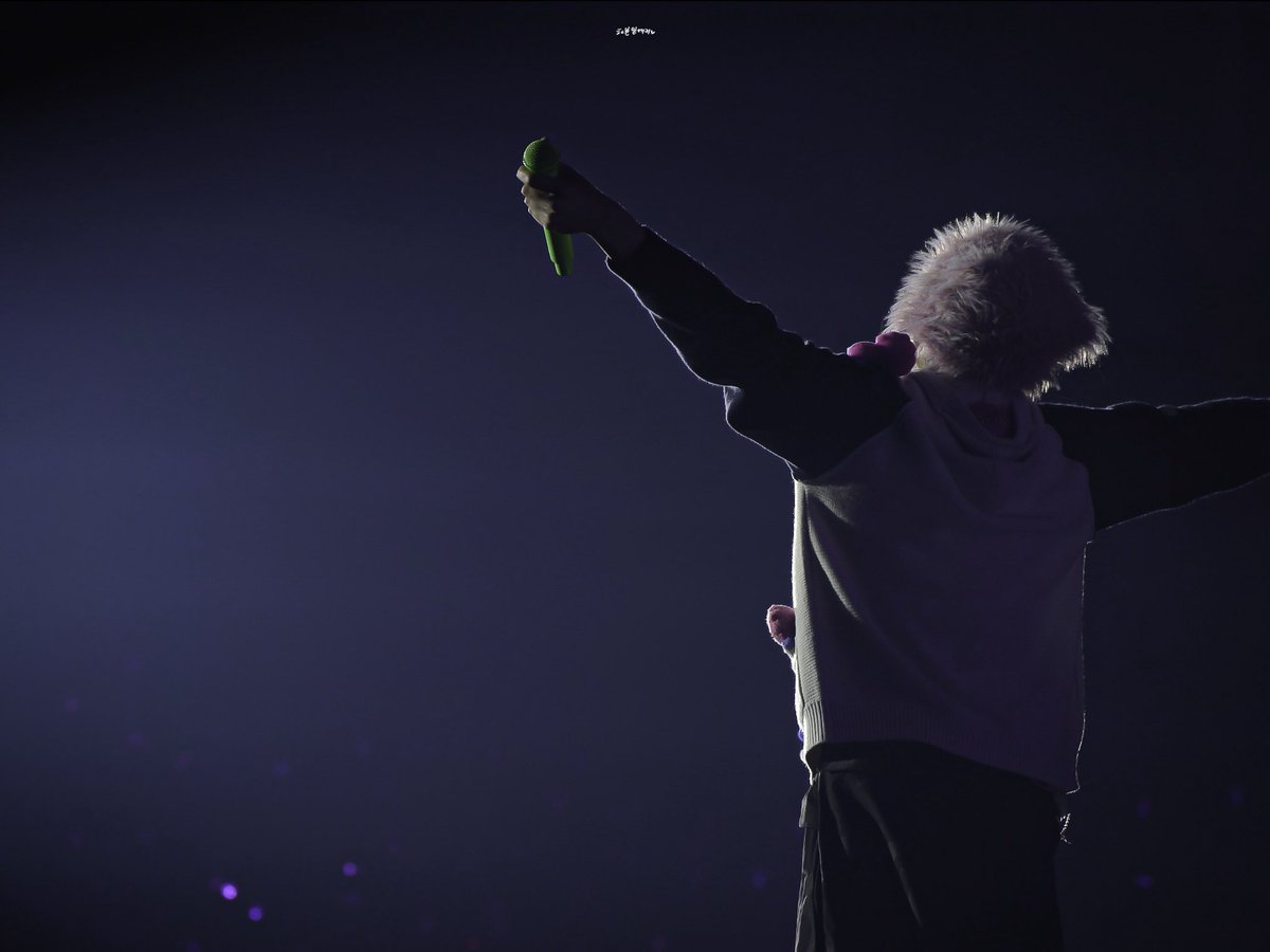 KEY_under_a_pot's tweet image. 250927 키랜드 중콘 기범이🪻

이 안에 있는 사랑 전부 기범이거야! 그러니까 범이 마음속에 가아득 채워가지고 가💜

#SHINee #KEY #샤이니 #키 #기범 #キー