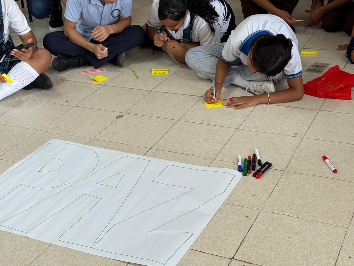 ✨Para construir una sociedad sin etiquetas y con respeto para todas las personas, en 📍Manaure, Cesar, realizamos una jornada de prevención de la estigmatización con la plataforma de juventudes, evitando señalamientos a quienes le apuestan a la paz.