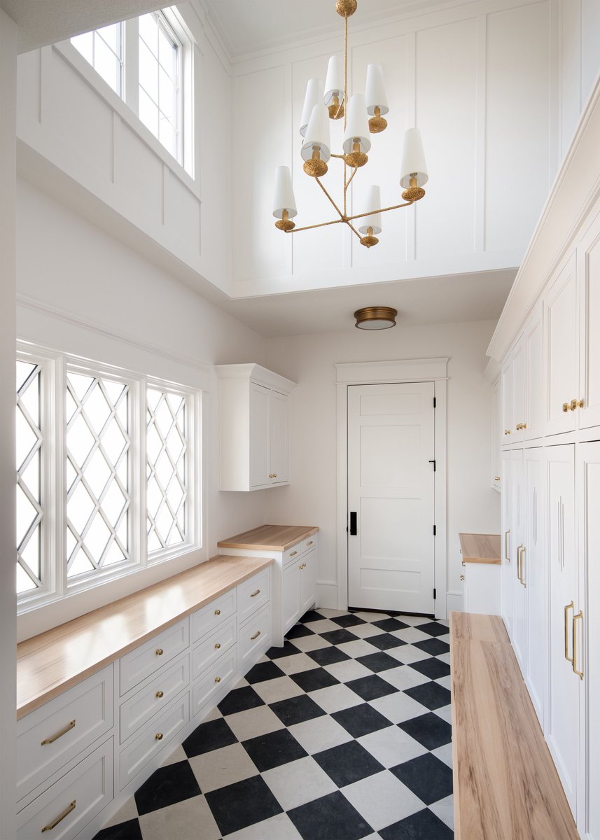 Dutch Door &amp; A Mudroom 👯‍♀️