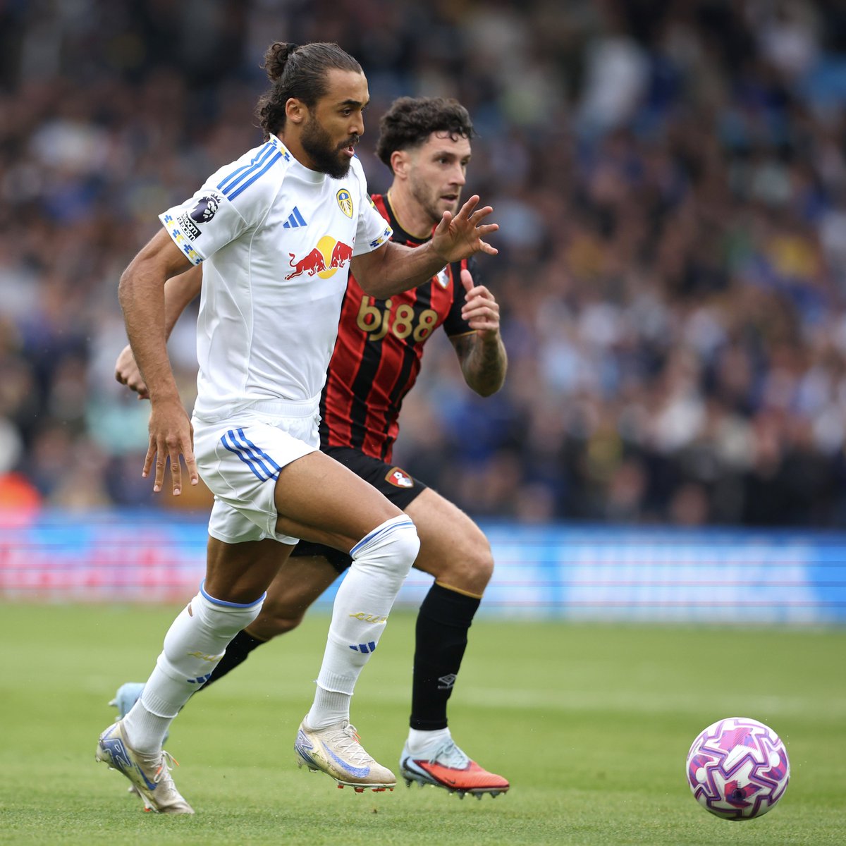 Leeds United tweet media