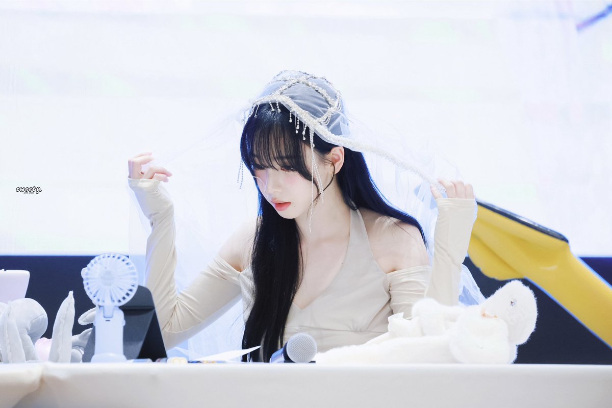 250927 🧚🏻‍♀️

#카리나 #Karina 
#에스파 #aespa