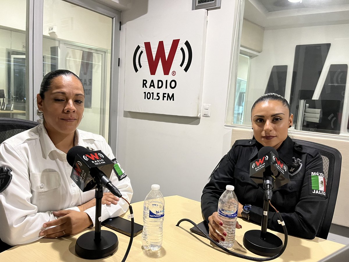 wradiogdl's tweet photo. Estamos conversando con Diana Yadira Morales Mancilla, Psicóloga encargada de la unidad policial de atención en crisis UPAC de la Policía Estatal y Elida Yaratxi Ortega Beleche Titular agrupamiento policía escolar estatal. #REPORTEW con @antonionerij al Aire https://t.co/XvpkF8ZvVX