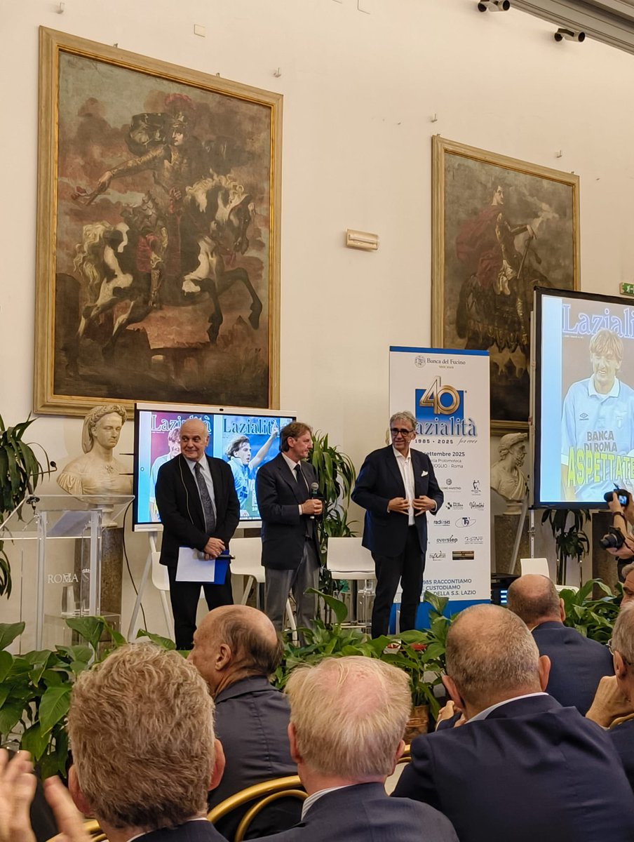 Tanti auguri a <a href="/Lazialita1985/">Lazialità</a>  che oggi compie 40 anni.
Un traguardo importante celebrato in Campidoglio insieme a tanti amici e amiche laziali e a molti protagonisti della gloriosa storia biancoceleste.
🤍🩵