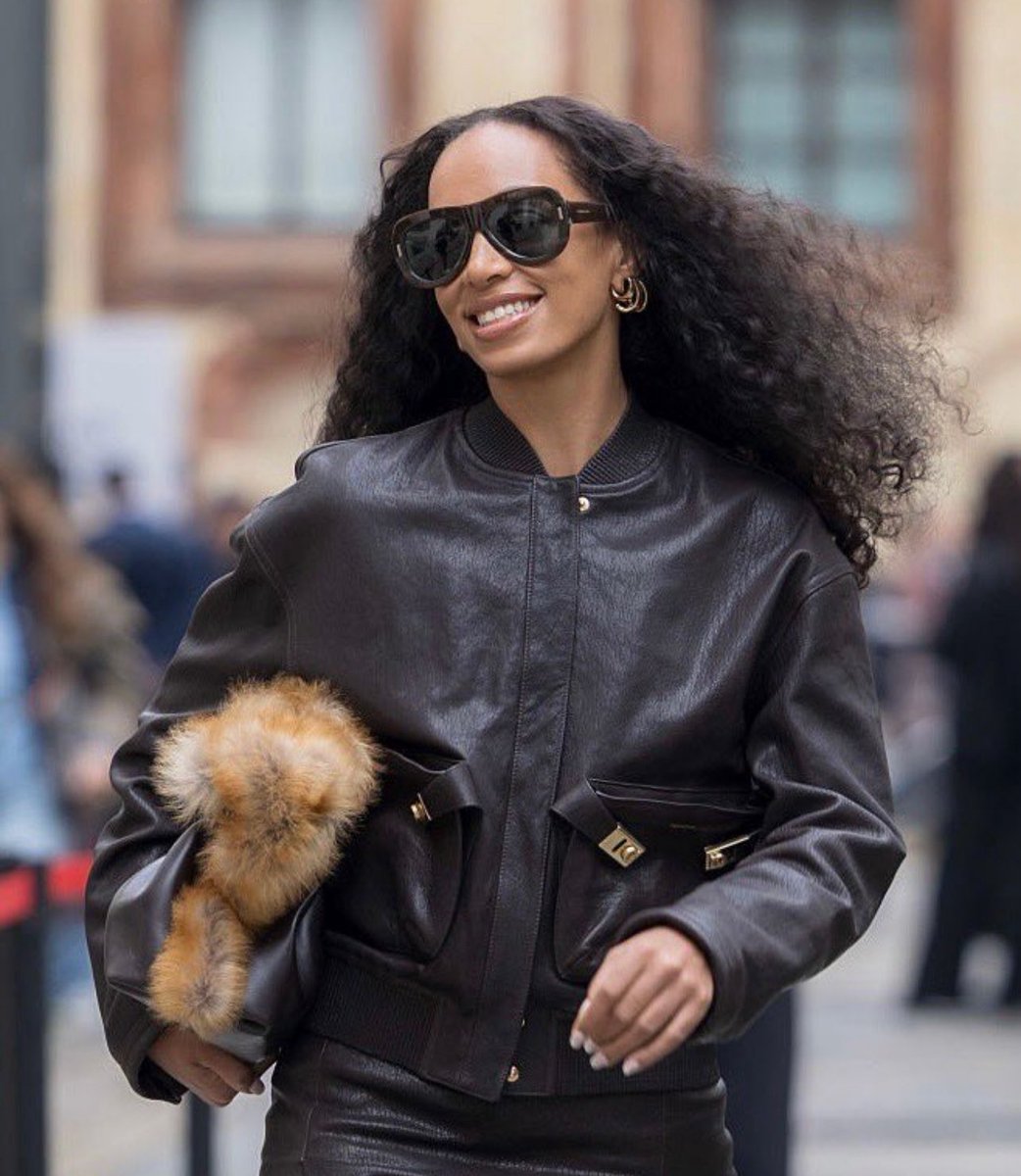 Solange at the Ferragamo SS26 show in Milan 🖤