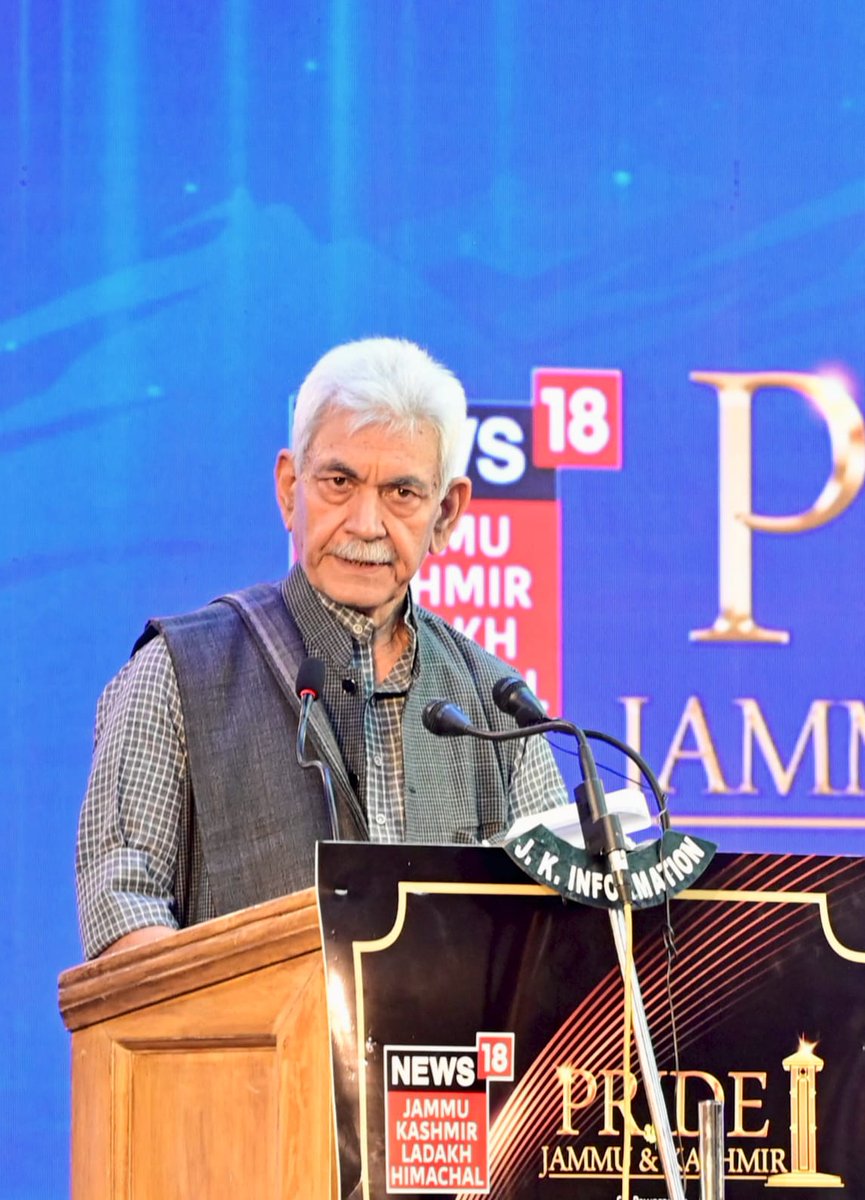 OfficeOfLGJandK's tweet image. A felicitation ceremony was held today to honor the Army, NDRF, SDRF, J&amp;amp;K Police personnel, NGOs &amp;amp; Civil Admin officials for their exceptional and selfless service during the recent natural catastrophe in J&amp;amp;K UT.