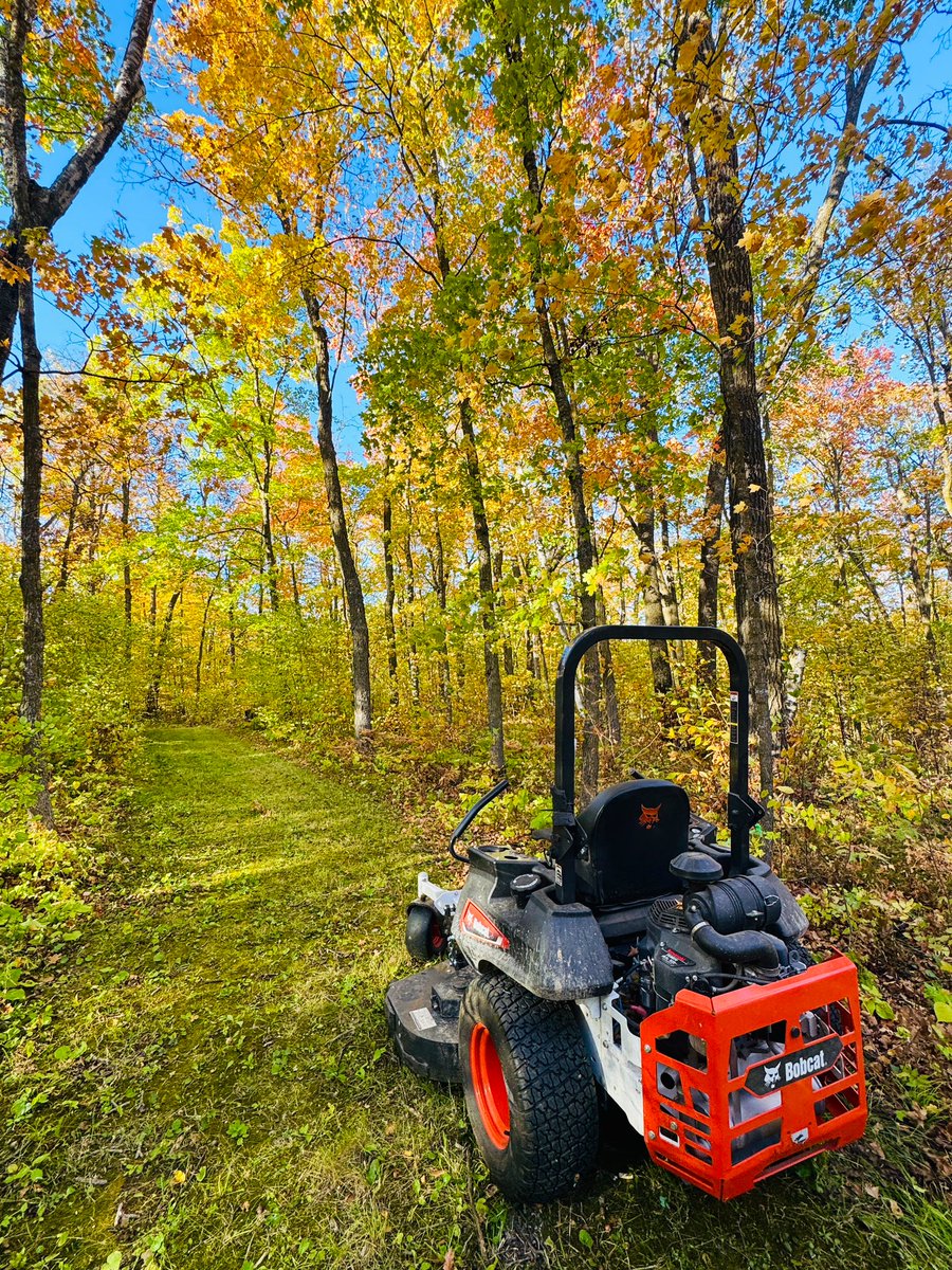 Peak fall color riding conditions! Yesterday we blew out original Twin Lakes singletrack loop and Fargo segment. Hero dirt where freshly groomed!  Entire 25 mile LagChilada course was cleared this week. Leaves are falling down fast, however, use a little extra caution and enjoy!